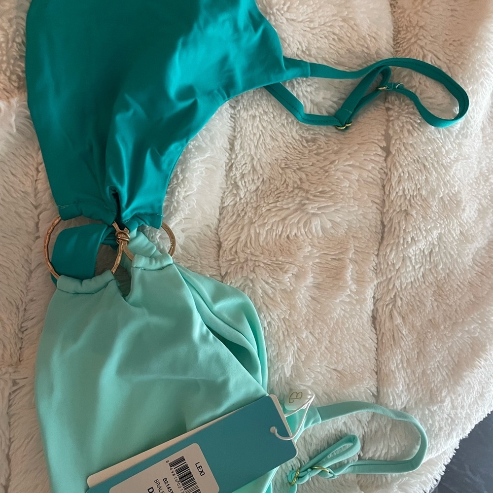 Beach bunny. Brand new - Picture 5 of 12